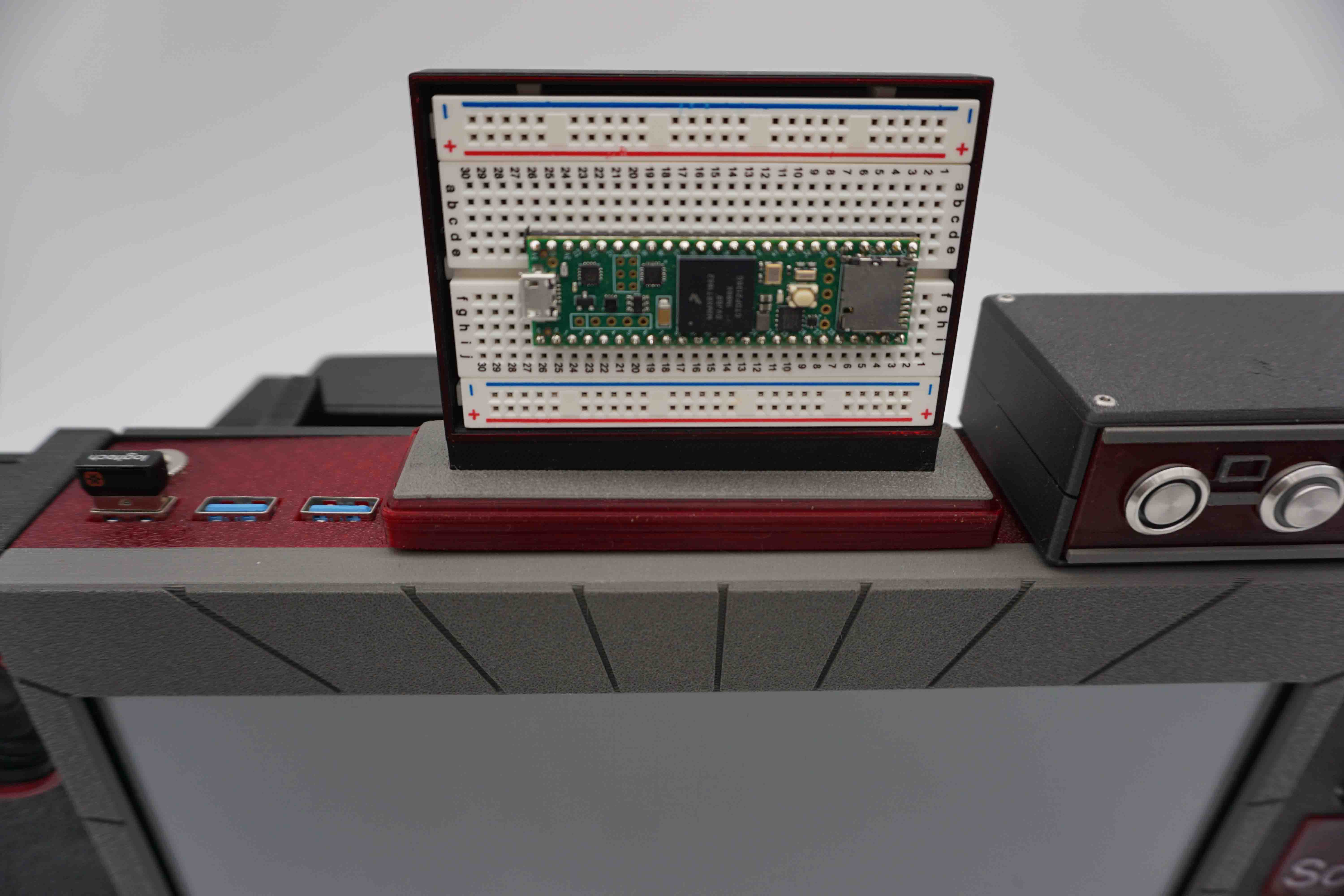 Cyberdeck Red V2 microcontroller module